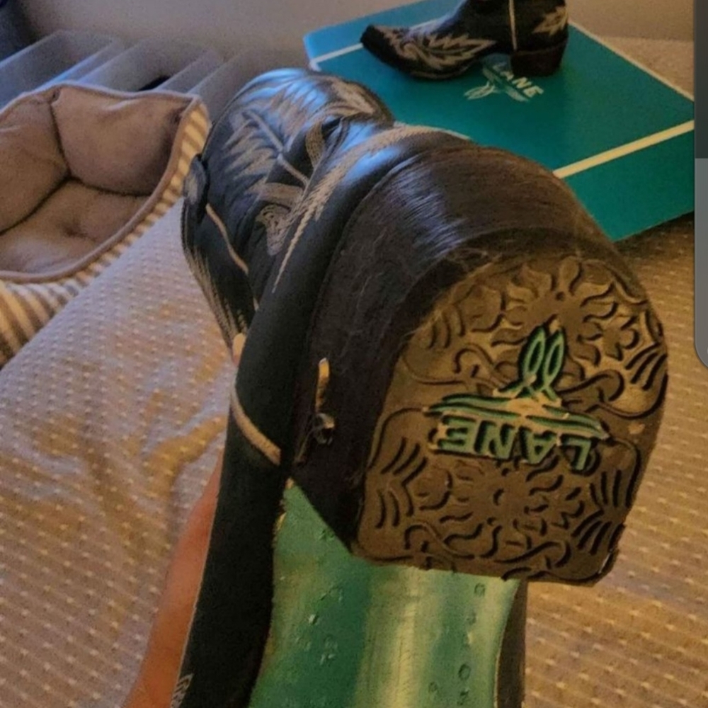 Lane cowboy boots